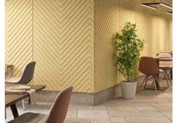 Restaurant bruyant : quelle solution acoustique choisir entre panneaux muraux et plafond ?